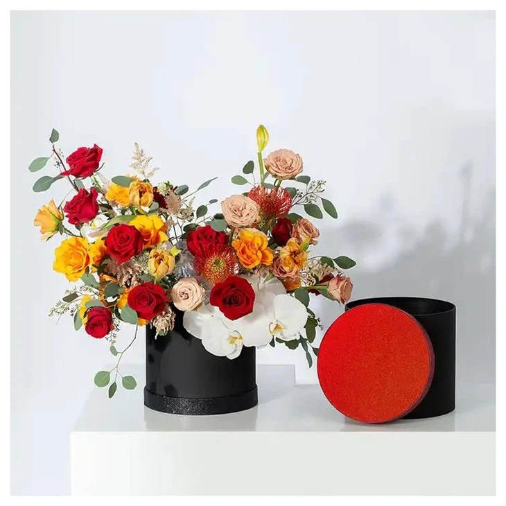 black round gift boxes with lids